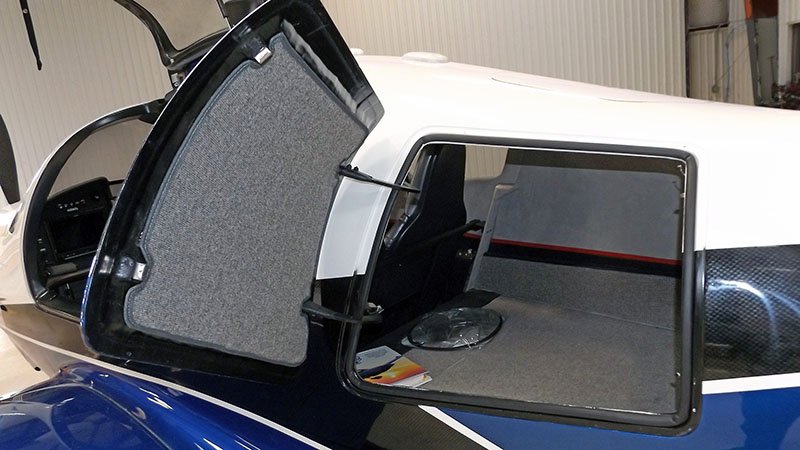 Lancair Mako XL baggage door