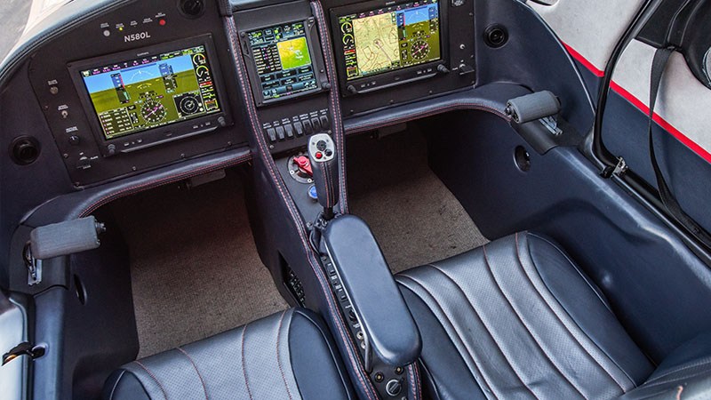 Lancair Mako N580L cabin