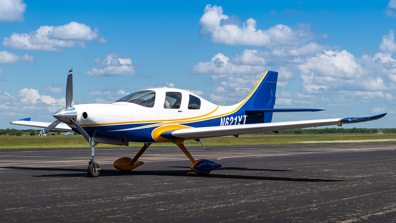 Lancair ES-R N621XT ramp