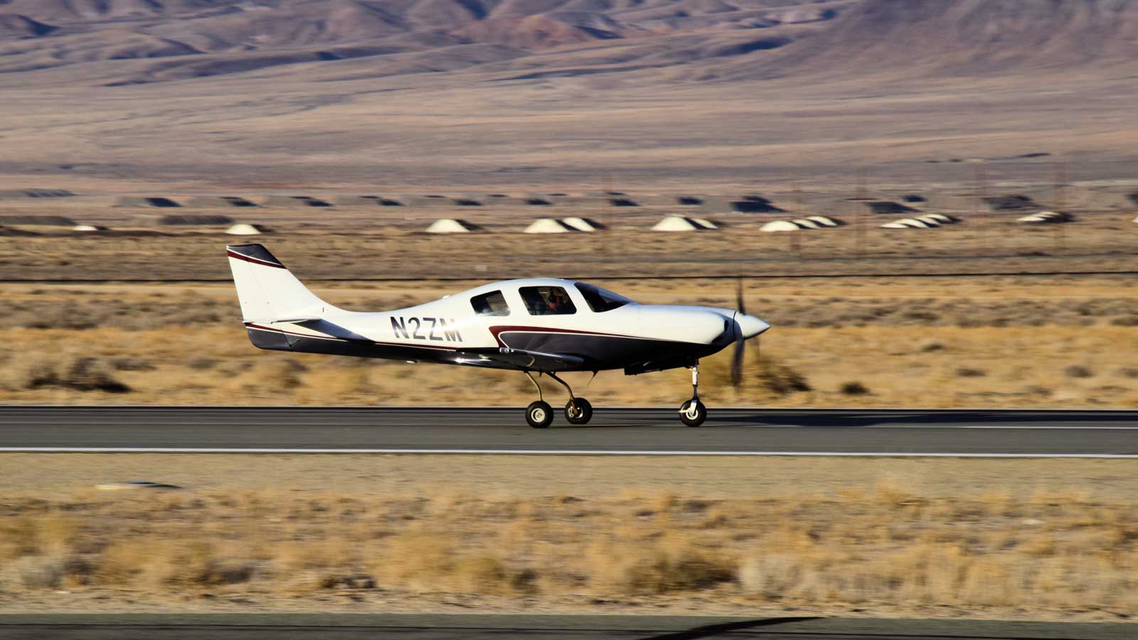 Lancair IV P N2ZM in Hawthorn