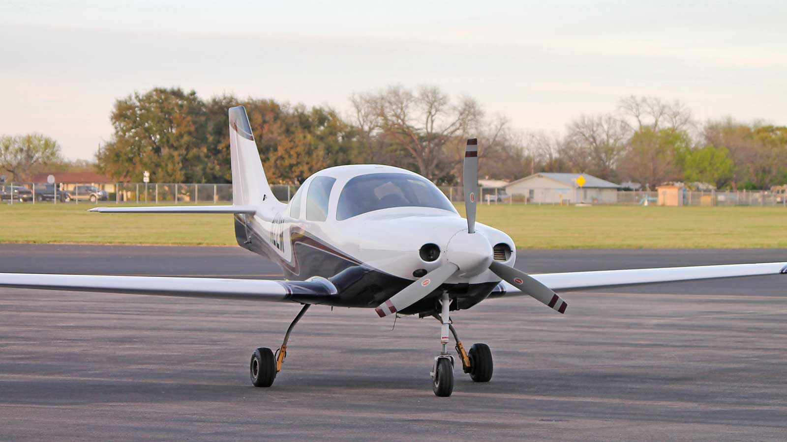 Lancair IV P N2ZM exterior